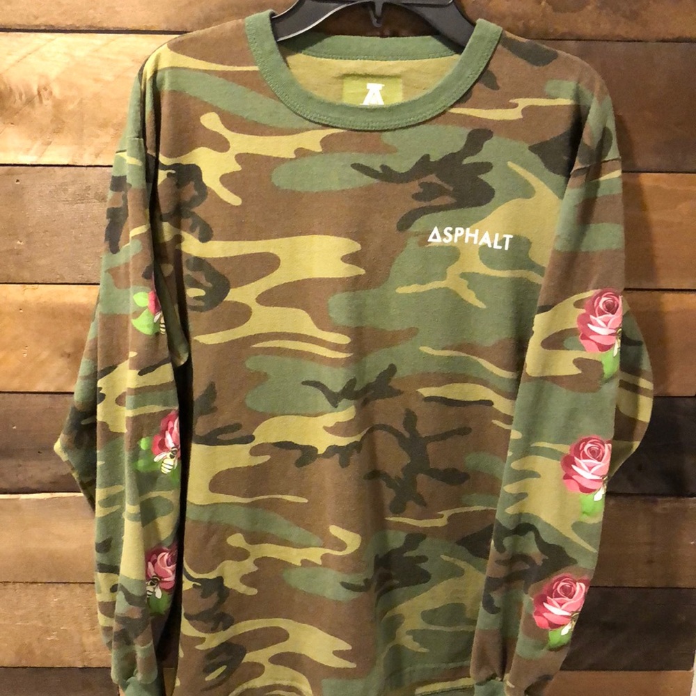 ASPHALT  Medium Camouflage Green Floral Pink Rose Flower Bee Long Sleeve
